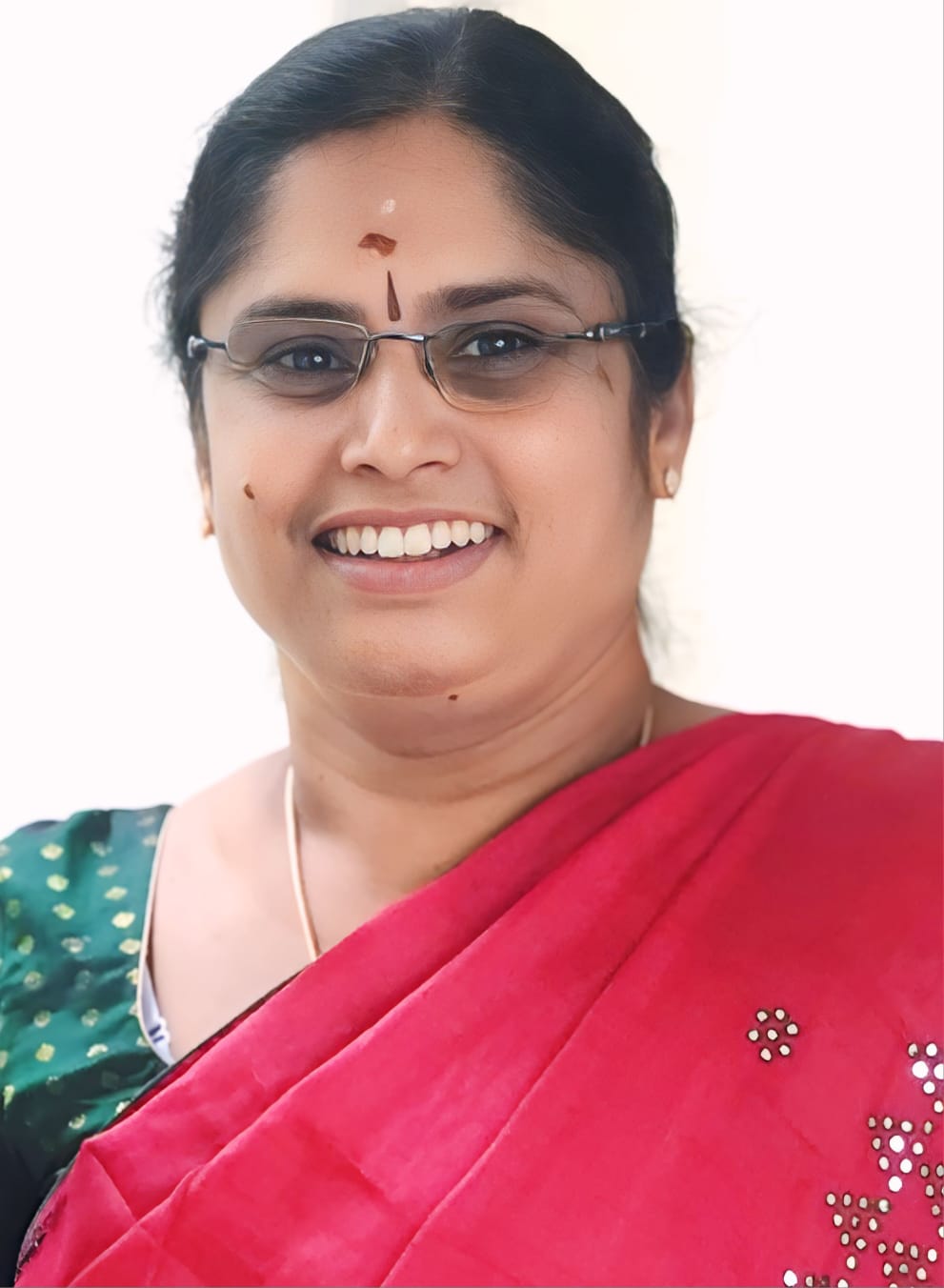 Principal 3 Dr. T. E. Manjulavalli (M.Sc., M.Phil., Ph.D.) is an accomplished academic and researcher, currently serving as the Principal In-Charge (I/C) at Nallamuthu Gounder Mahalingam College (NGMC)